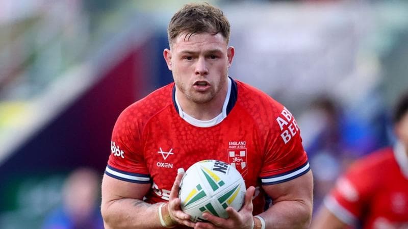 Litten and Knowles in for England as O'Neill drops out